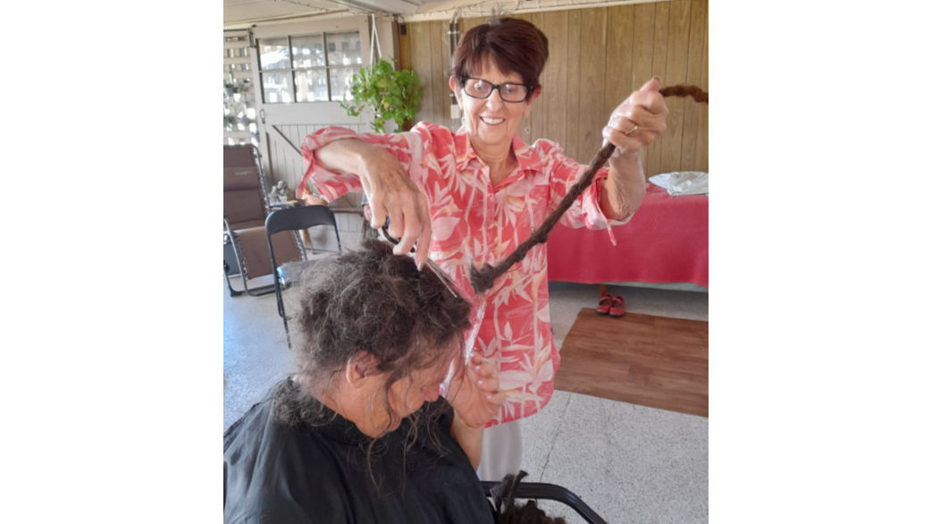 Kellis Shaving Her Dreads For Mum